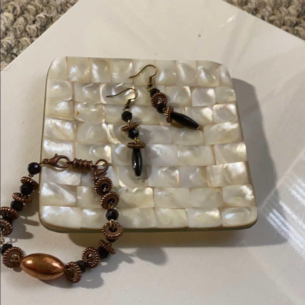 Earings - Picture 3 of 4